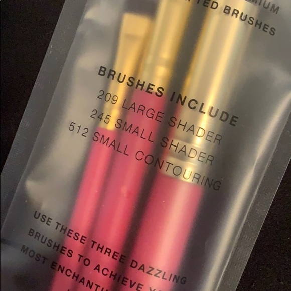 LUXIE SUMMER DAZE BRUSH SET​ - Picture 3 of 3